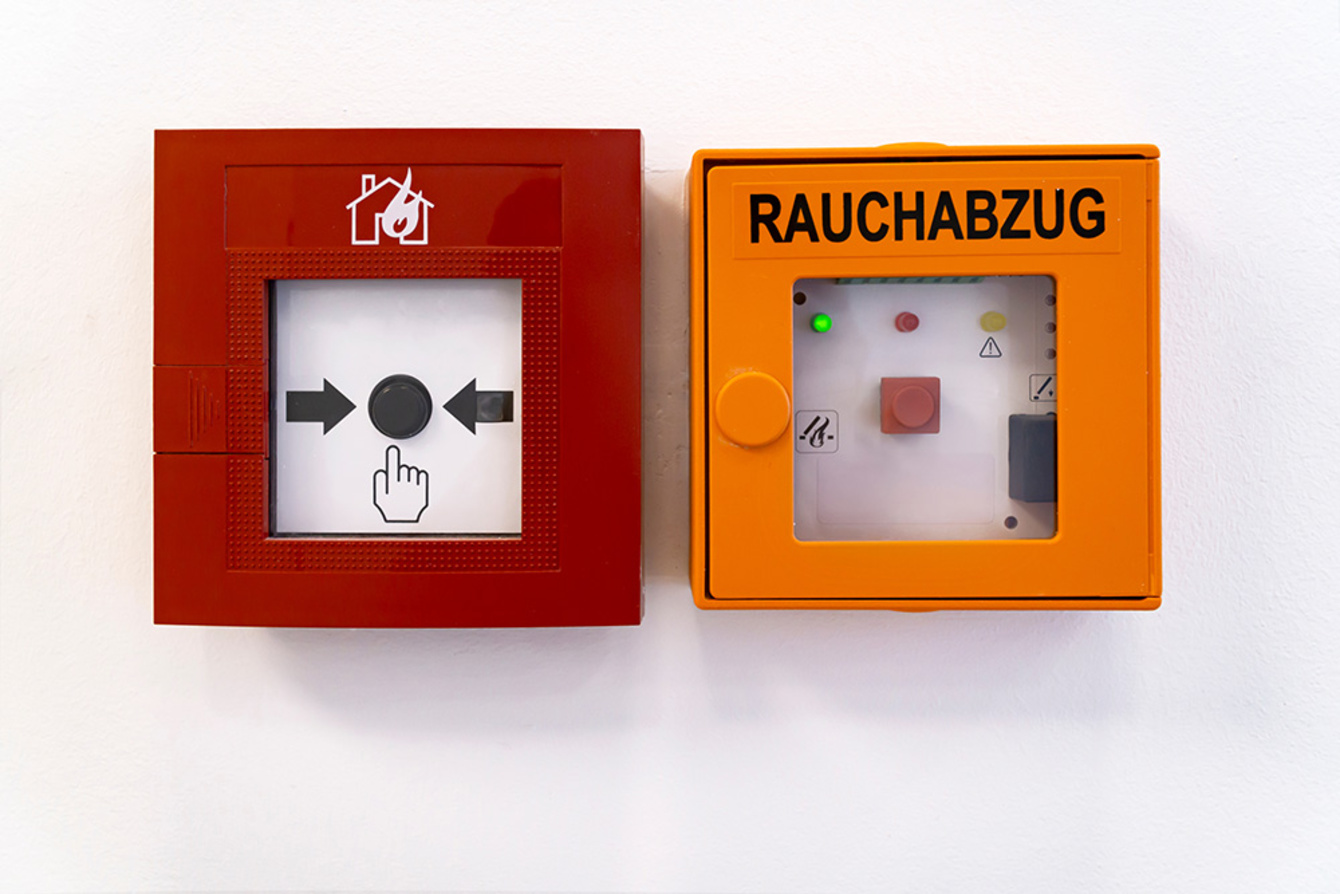 Rauchwärme­abzug bei Thomanek Elektrotechnik GmbH & Co.KG in Merkendorf