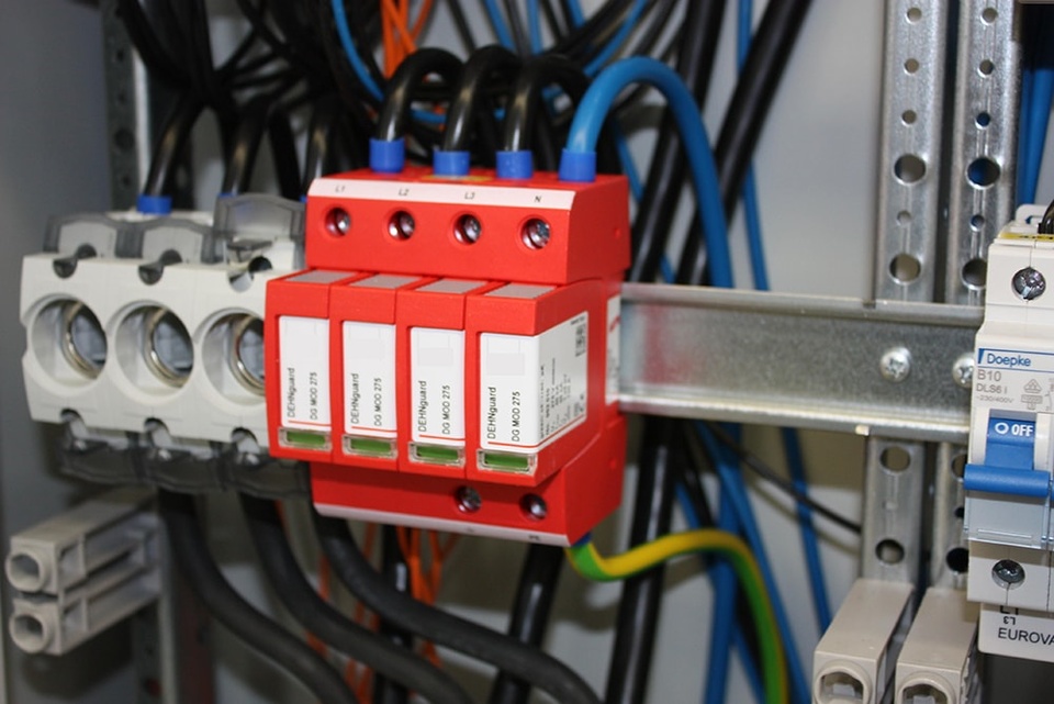 U berspannungsschutz bei Thomanek Elektrotechnik GmbH & Co.KG in Merkendorf